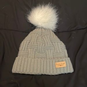Pom Pom knit beanie